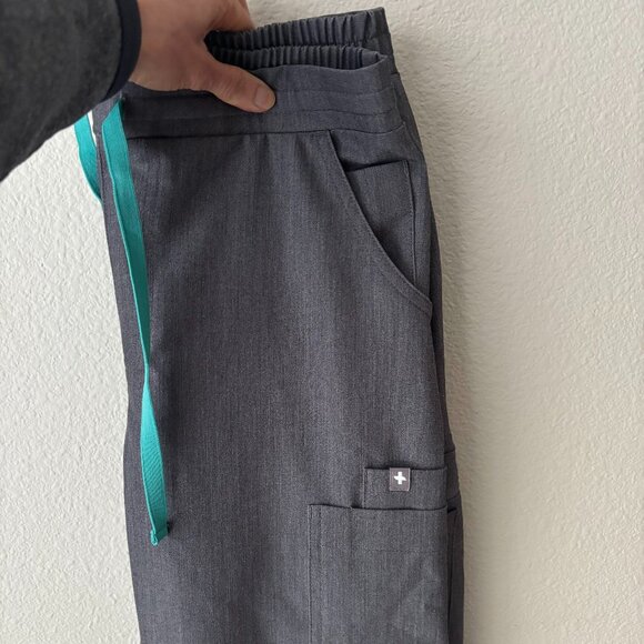 "Yola" Figs Scrub pant, size XS Tall - Picture 1 of 2